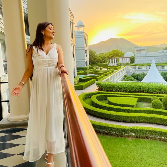 White gathered Strapy  party gown - Picture 7 of 8